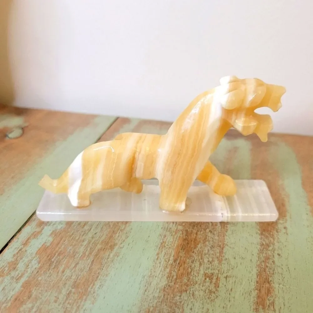 Vintage Natural Agate Lion Carved Stone Sculpture
